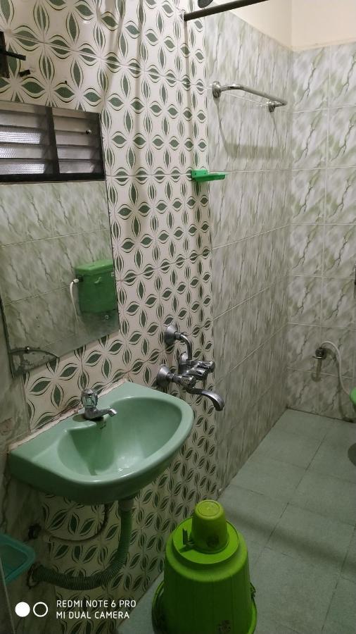 Barnabas Homestay Танджавур Экстерьер фото
